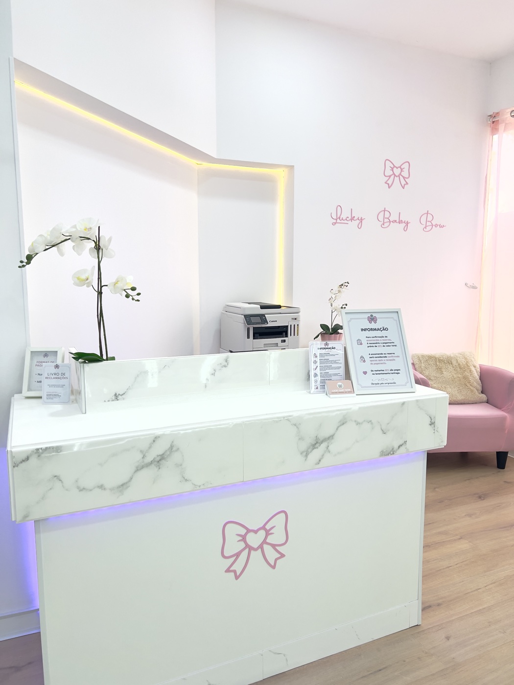 Interior da loja Lucky Baby Bow em Quarteira