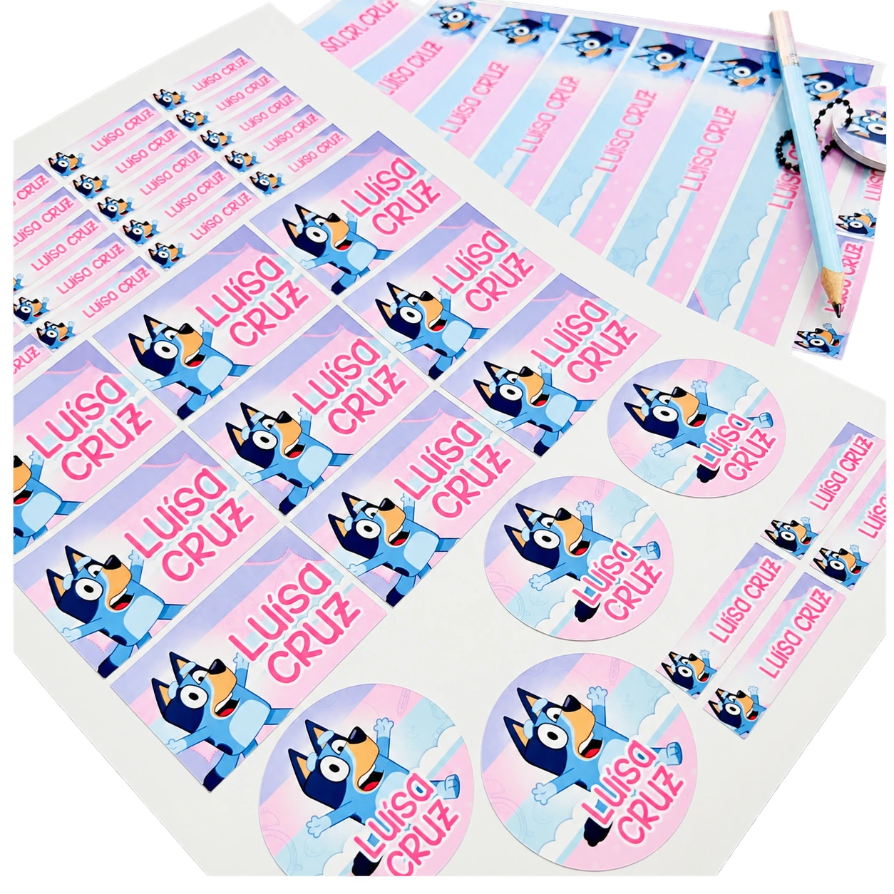 Folha de autocolantes. Para identificar objetos e material escolar, com nome e imagem personalizados.