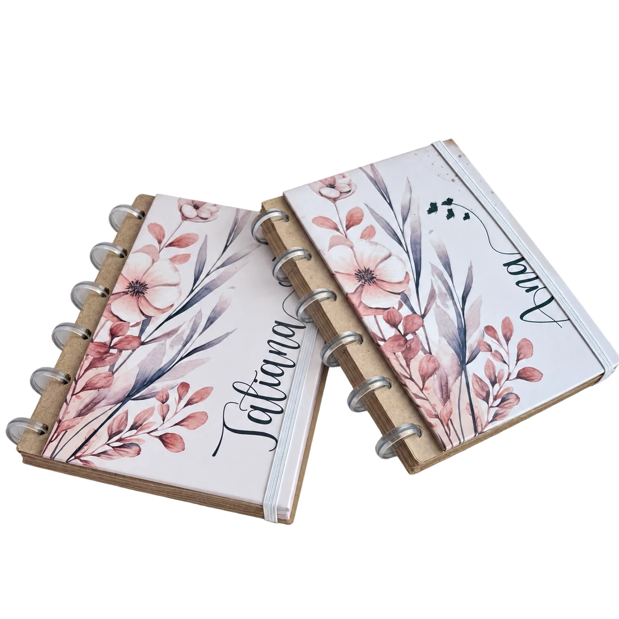 Caderno de discos. Para organizar notas em folhas reposicionáveis, com capa personalizada.